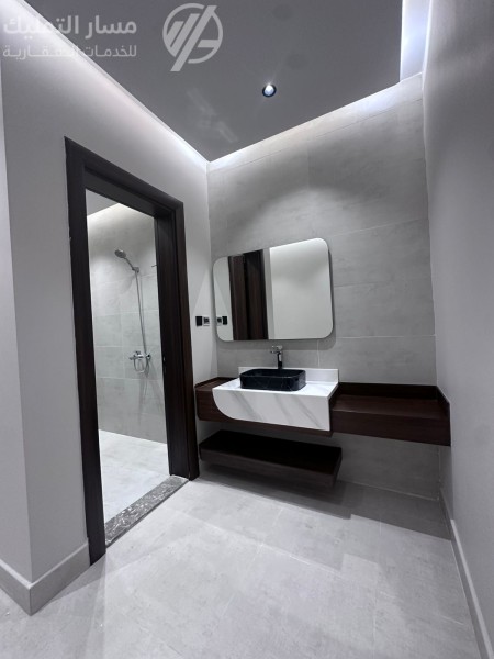 Photo by Daniel J. Schwarz